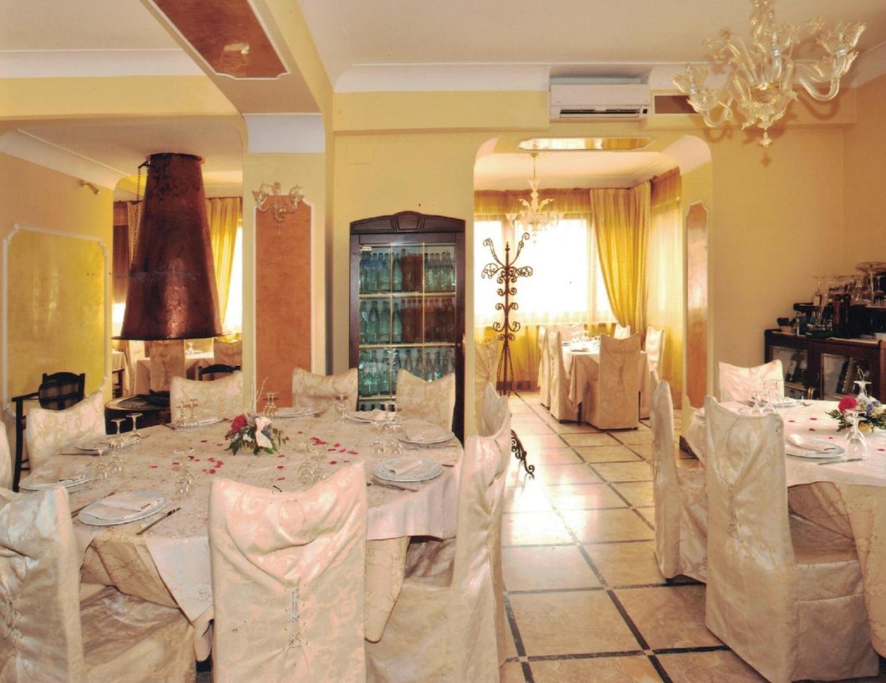 Albergo La Perla Civitella Roveto Εξωτερικό φωτογραφία